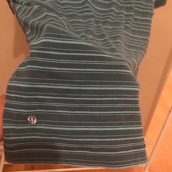 Lululemon 5 Year Basic V Neck Tee - Picture 1 of 5